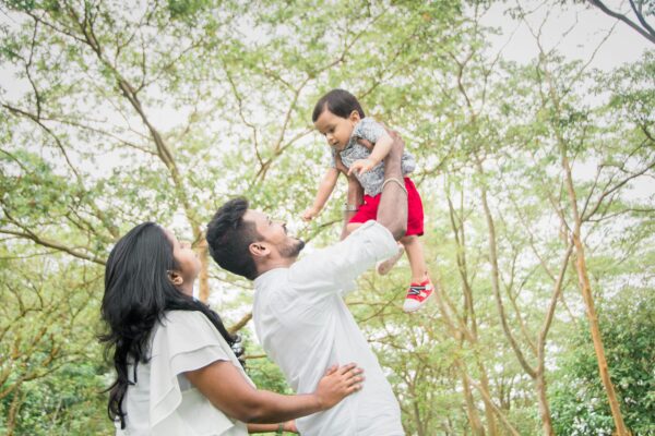 LA MATERNIDAD Y LA PATERNIDAD